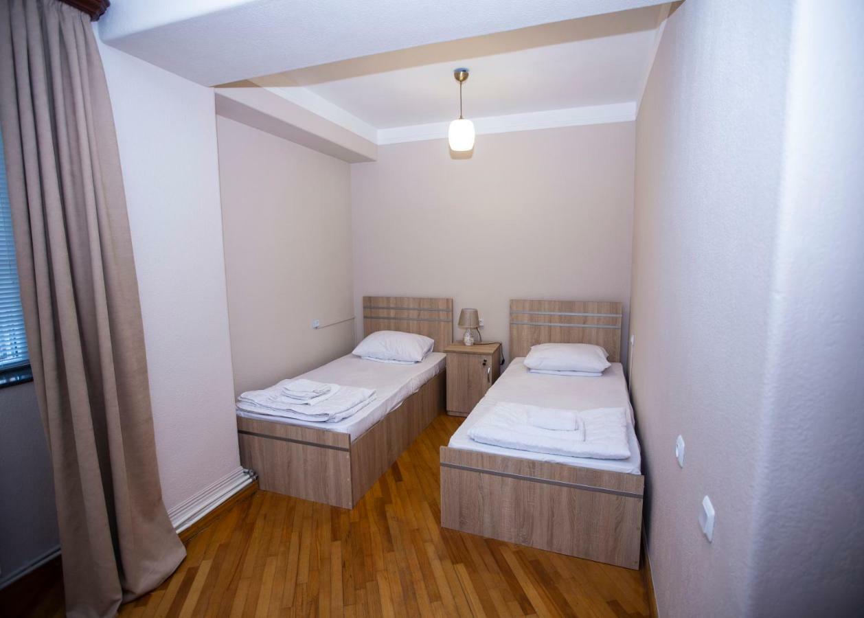 Sweet Sleep Hostel エレバン エクステリア 写真